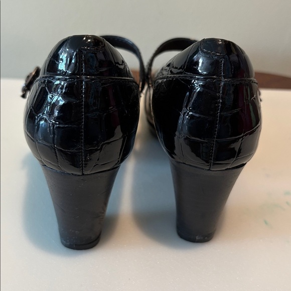 Clarks Collection soft cushion heels
Rounded toe ankle strap black patent Croc - Picture 9 of 11